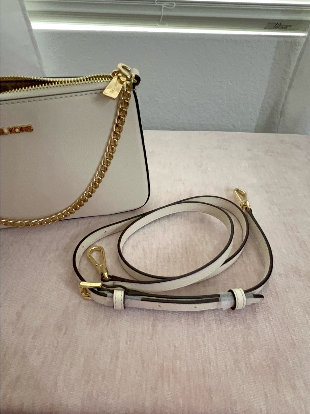 Michael Kors Jet Set Medium Saffiano Leather Crossbody Bag - Picture 3 of 4